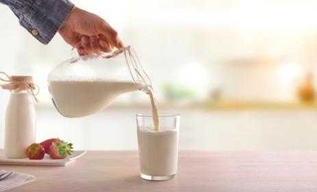 牛奶晚上喝有营养吗 牛奶晚上补钙效果好-图2